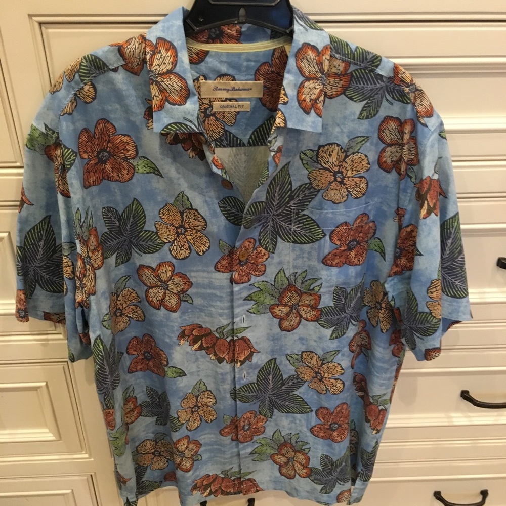 Tommy Bahama Hawaiian print button down shirt